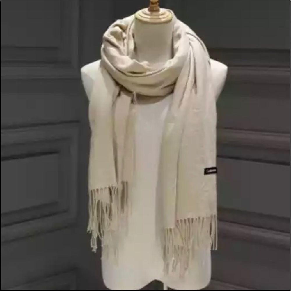 Scarfs - Picture 2 of 3